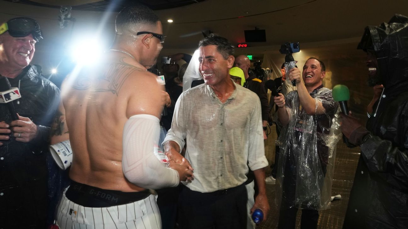 Parents to Playoffs: Fermín hits the winning hit in extra innings! ⚾️