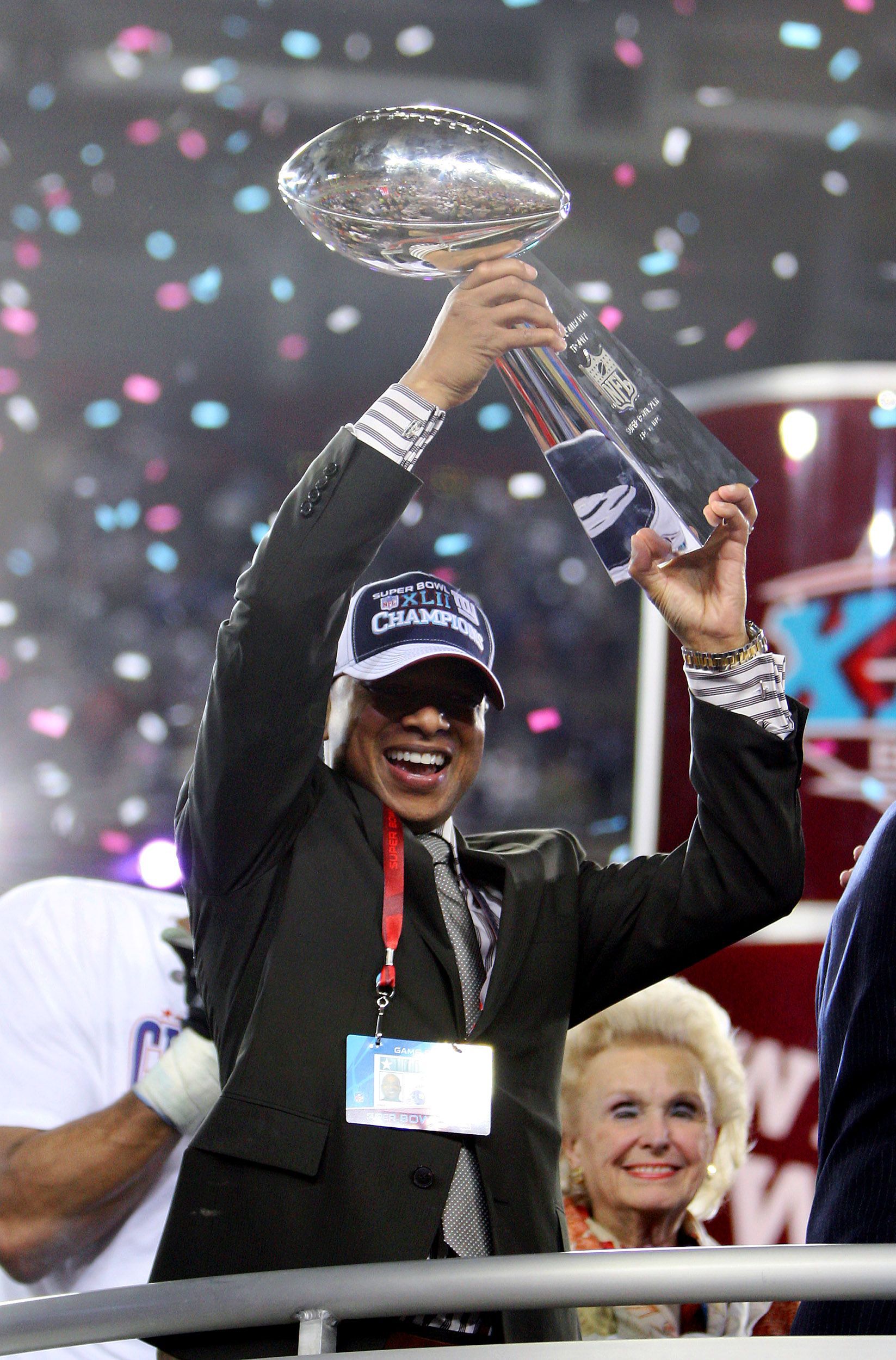 El ex gerente general de los New York Giants, Jerry Reese, ha servido de modelo para Holmes.