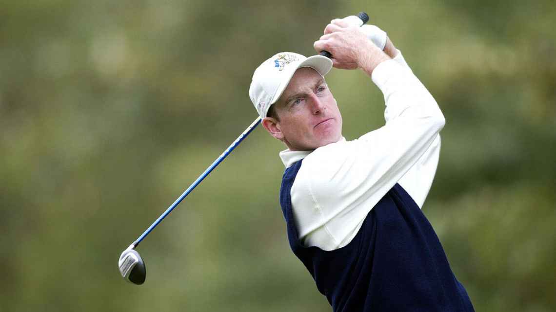 Jim Furyk optó por una camiseta interior blanca en la 34ª Ryder Cup.
