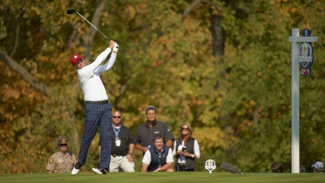 Steve Stricker con la sólida combinación de rojo, blanco y azul en 2012.