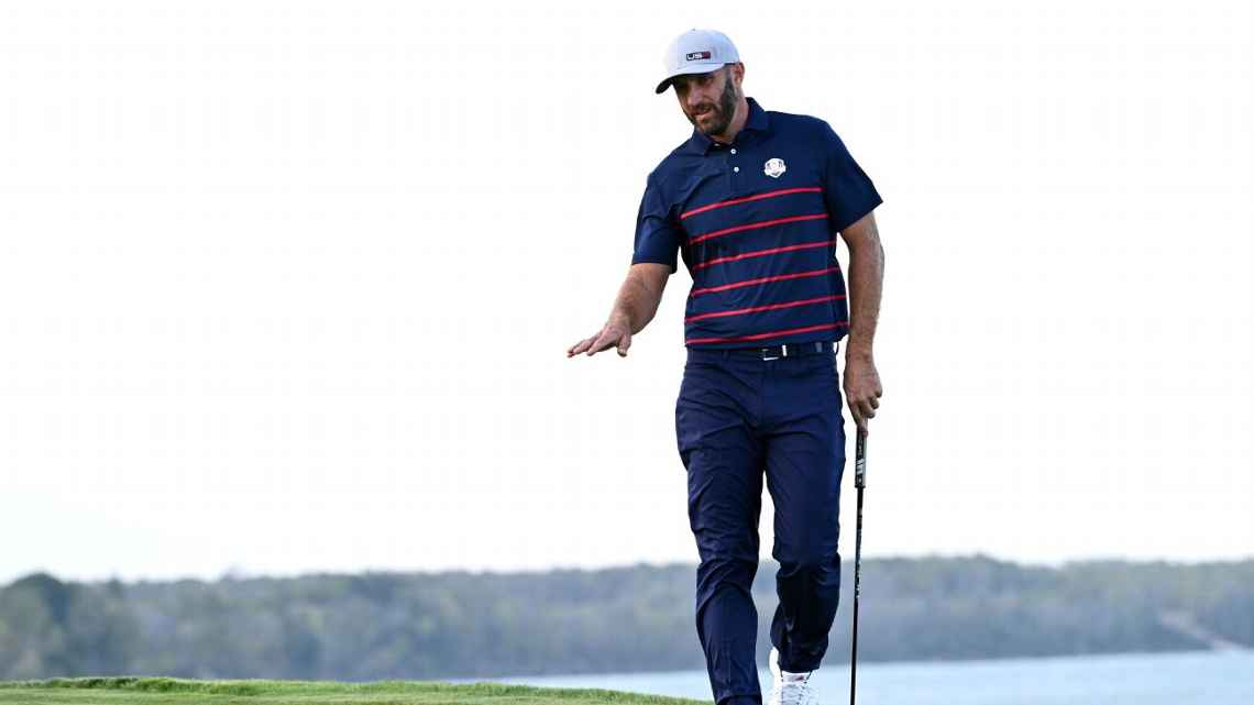 Dustin Johnson y el Equipo de EE. UU. abrieron 2021 con una camisa azul con rayas rojas.