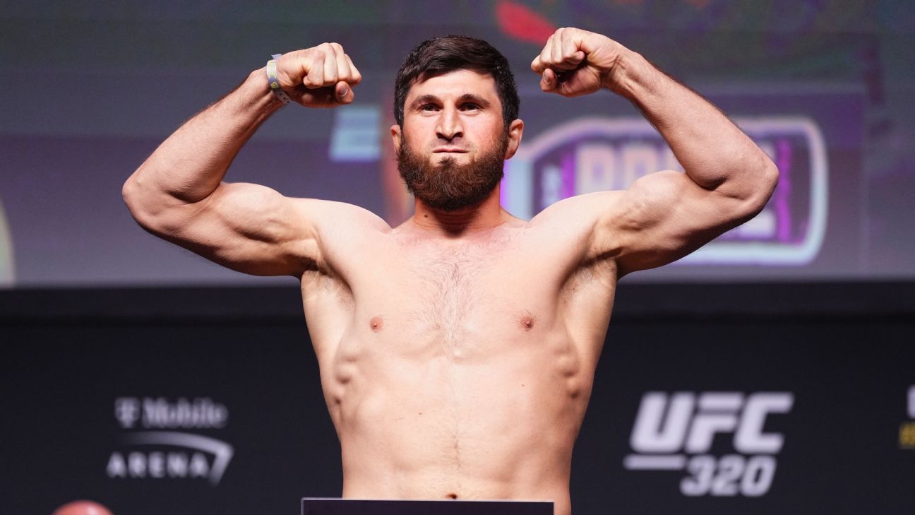 Poatan Esbanja Confiança para Revanche no UFC: Promete Alegria à Nação!
