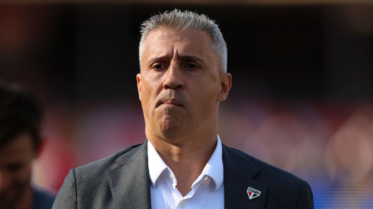 Fica no São Paulo em 2026? Crespo responde, pede mudanças e admite 'torcer' para outros times por vaga na Libertadores