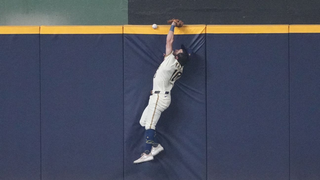 Brewers hacen doble play histórico 8-6-2 ante Dodgers en la Serie de Campeonato MLB 1 Brewers hacen doble play histórico 8-6-2 ante Dodgers en la Serie de Campeonato MLB