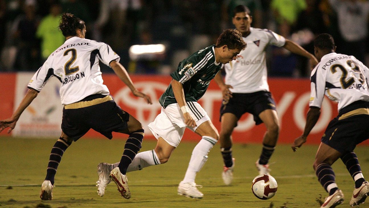 Ex-jogadores do Palmeiras reagem a desafios na altitude de Quito: falta de ar e mudanças na dieta