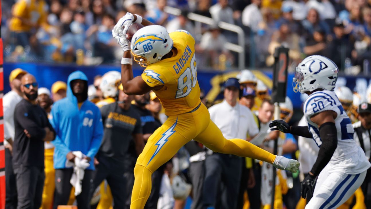 🏈 Bolts TE Gadsden benched by father in fantasy