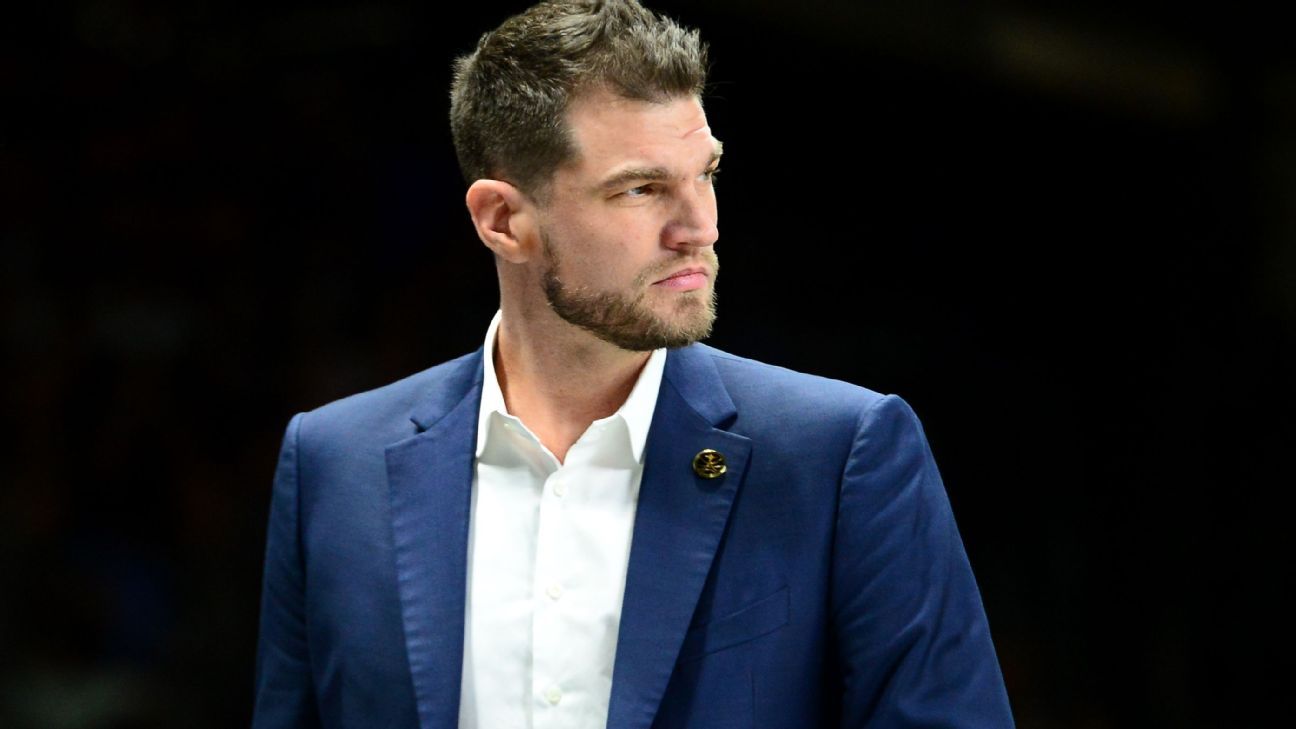 Splitter assume os Blazers como interino após técnico ser preso e se torna o 1º brasileiro a treinar na NBA