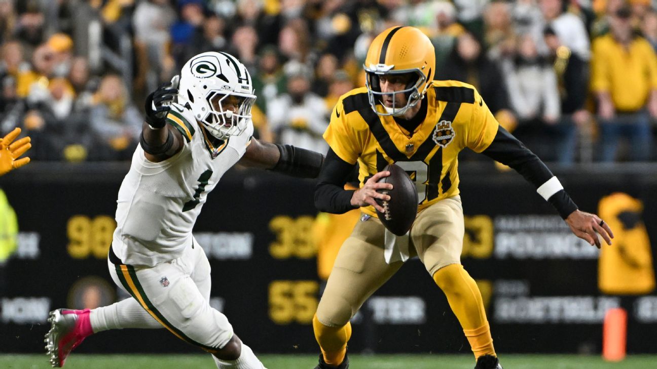 Rodgers pitches GB stars on house, even in-game