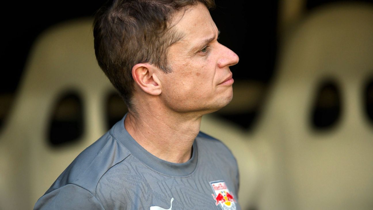 RB Bragantino decide demitir Fernando Seabra após returno com 'pontuação de rebaixado'