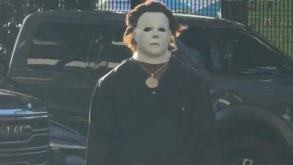 NFL Week 9 arrivals, featuring Dolphins' Aaron Brewer's Michael Myers mask
