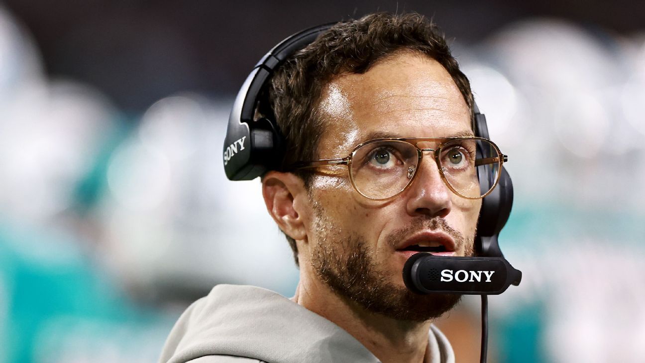 Jeered in Miami, McDaniel shares fans' frustrations