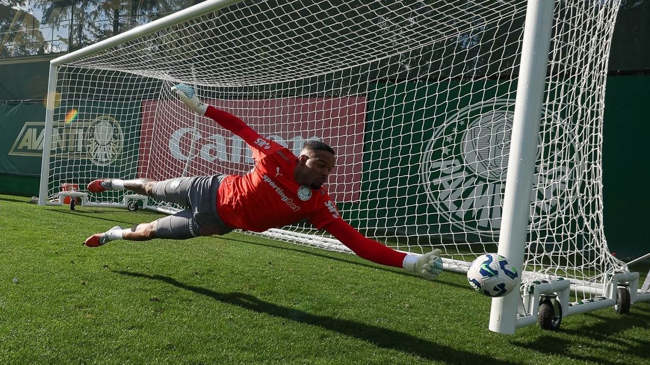 Carlos Miguel ou Weverton como titular? Como Palmeiras lida com 'tema sensível' nos bastidores