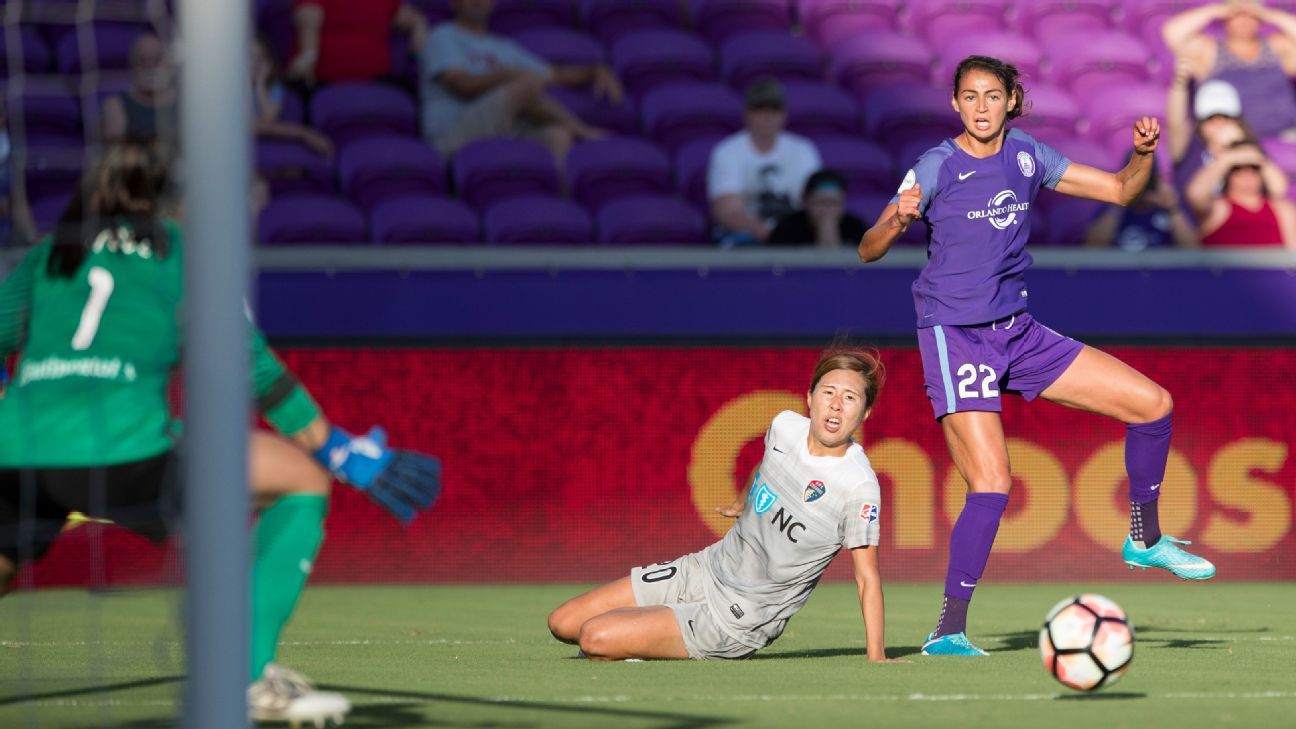 Burkenroad: Del caos a la gloria en Liga MX Femenil, el fútbol como salvación 4 Burkenroad: Del caos a la gloria en Liga MX Femenil, el fútbol como salvación