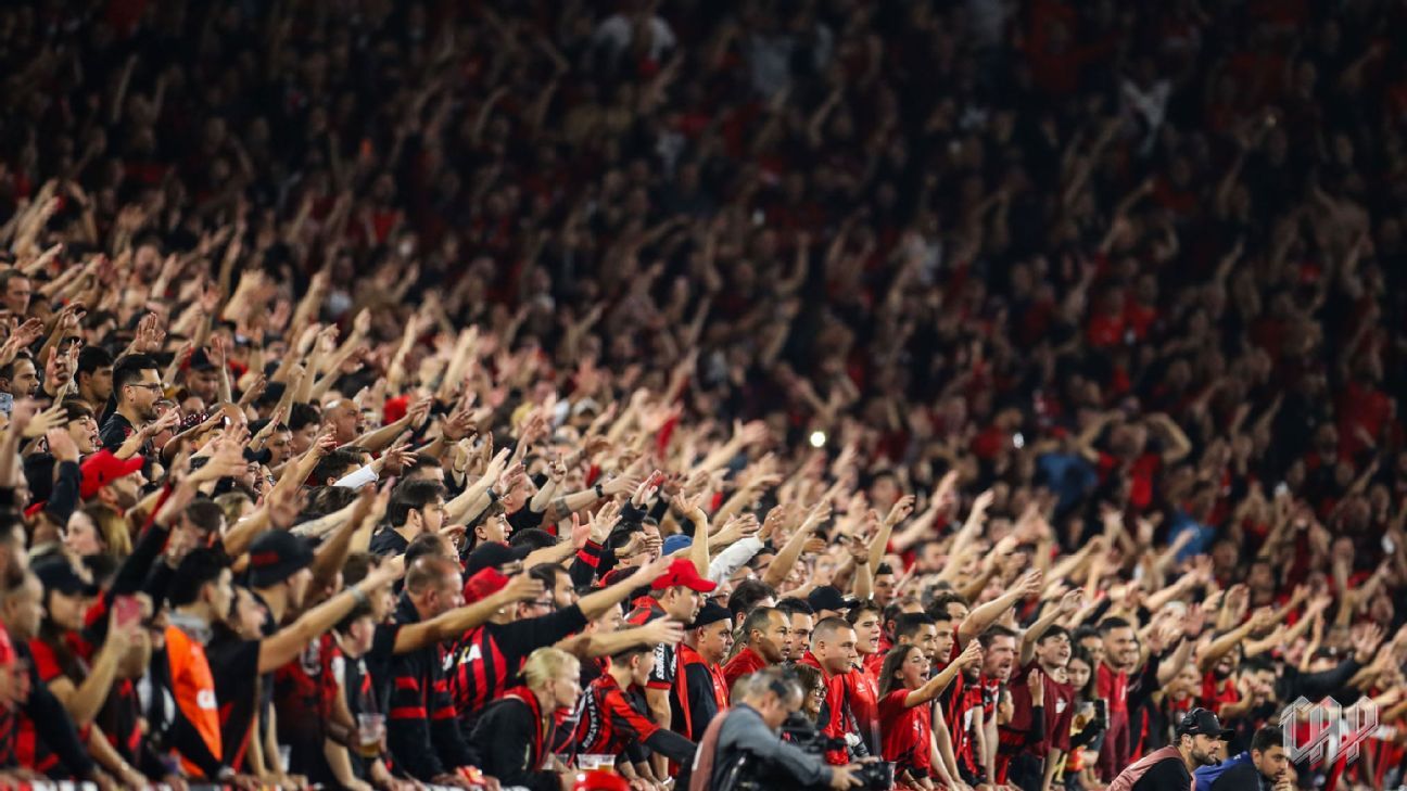 Por que torcida do Athletico-PR vive 'drama' com ingressos às vésperas de decisão na Série B