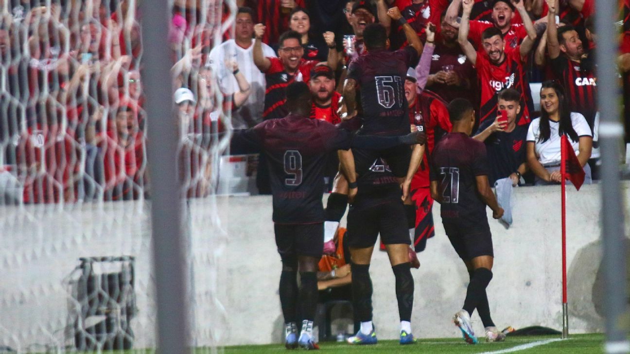 Athletico-PR vence a terceira seguida, afunda o Volta Redonda e dorme na vice-liderança da Série B do Brasileirão
