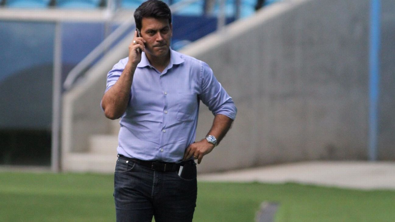 Novo presidente do Grêmio busca contratar dirigente do São Paulo: Casares oferece contraproposta.