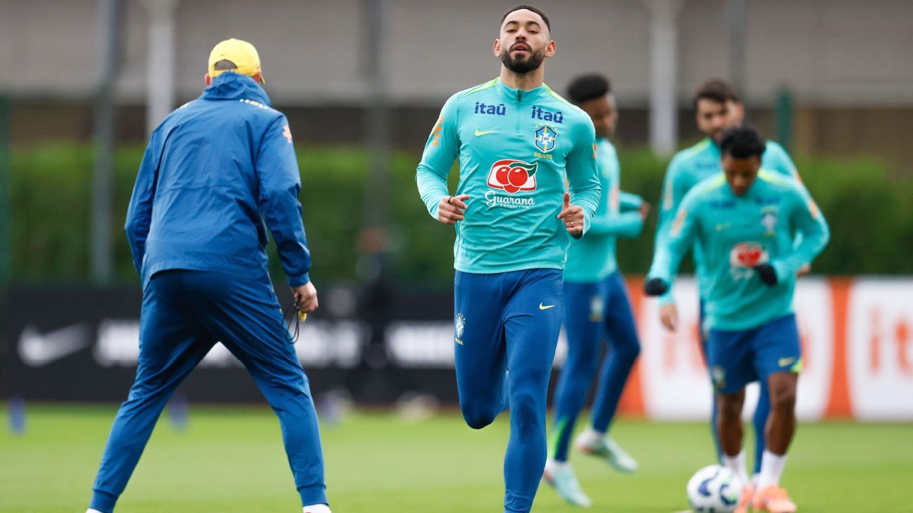 Brasileiros x estrangeiros: Matheus Cunha responde como foi trabalhar com treinadores de diferentes nacionalidades