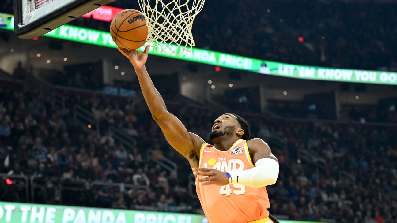 Antetokounmpo se machuca no primeiro tempo, e Bucks não resistem aos Cavs