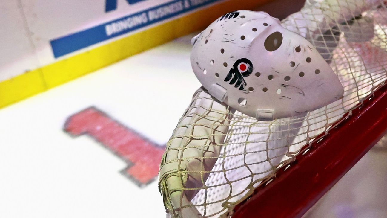 Flyers honor late Parent with tribute before game