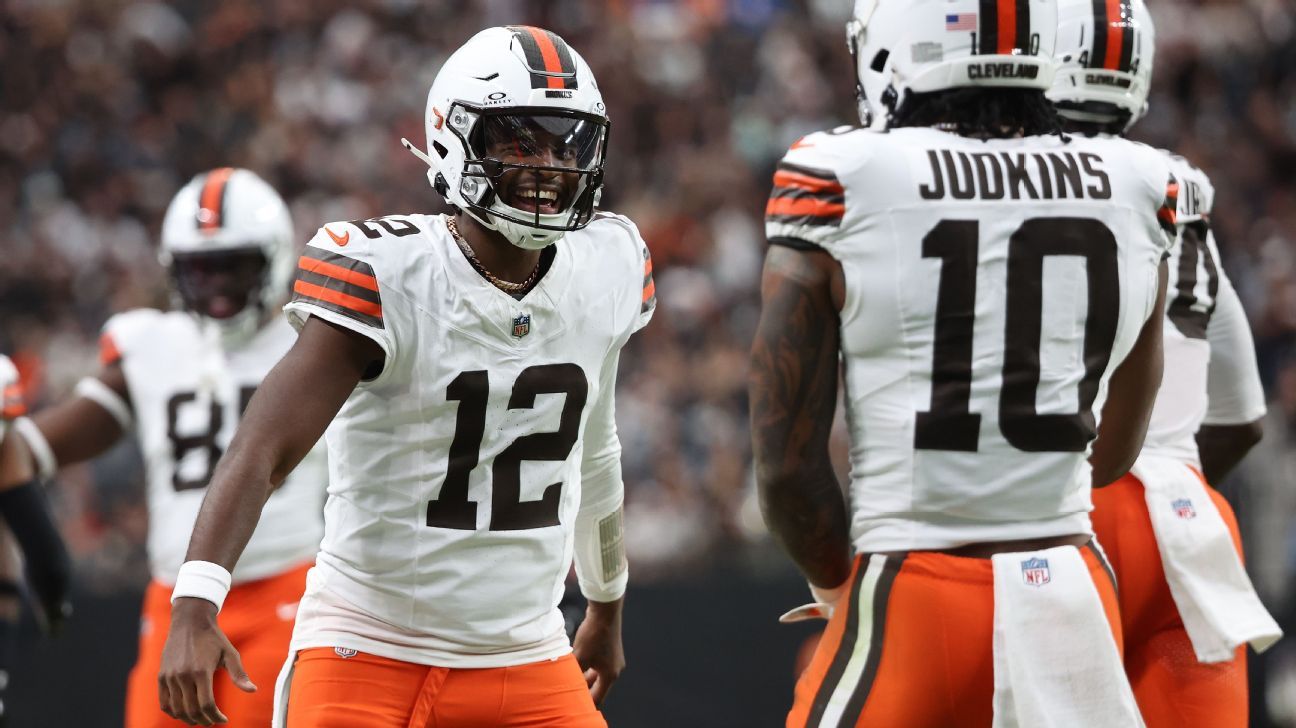 Browns players are rallying around Shedeur Sanders' big plays and big personality