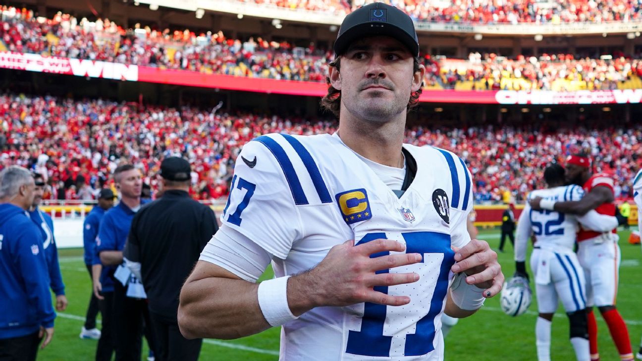 Colts' Jones has lingering injury; insists he'll play