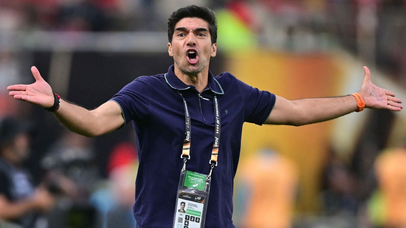 Abel diz que árbitro de Palmeiras x Flamengo foi 'muito simpático' por não expulsar Pulgar: 'Não quis estragar a final'