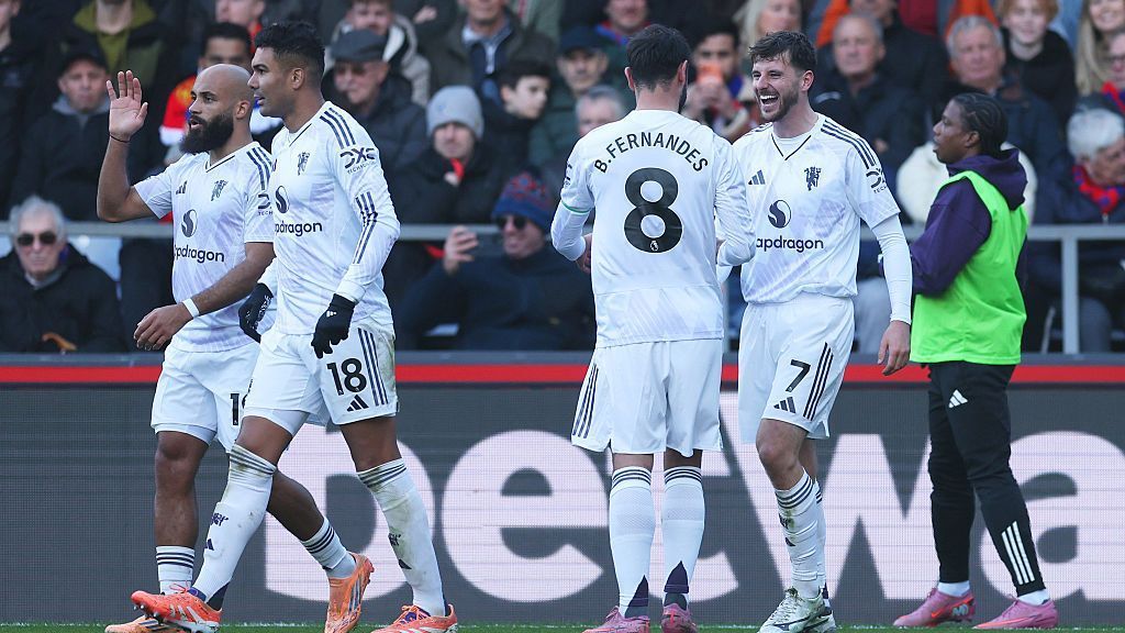 Man United come from behind to beat Crystal Palace - as it happened