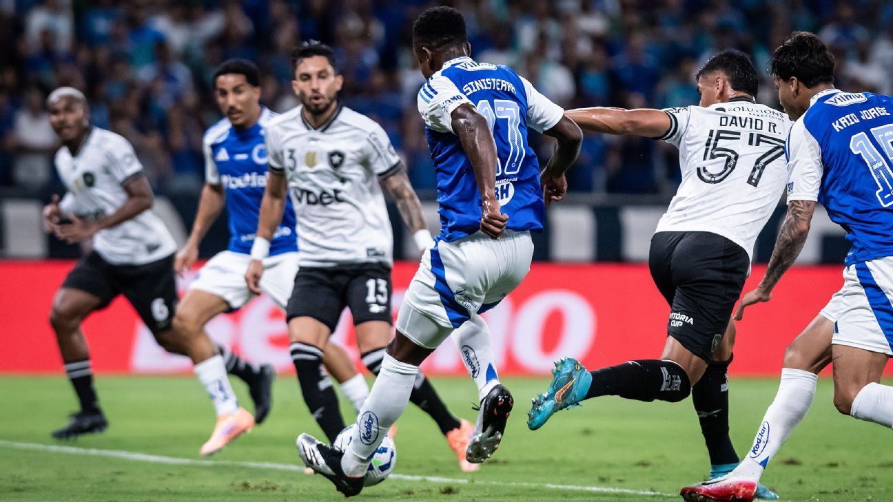 Botafogo empata com Cruzeiro nos acréscimos e Palmeiras conquista vice-campeonato brasileiro