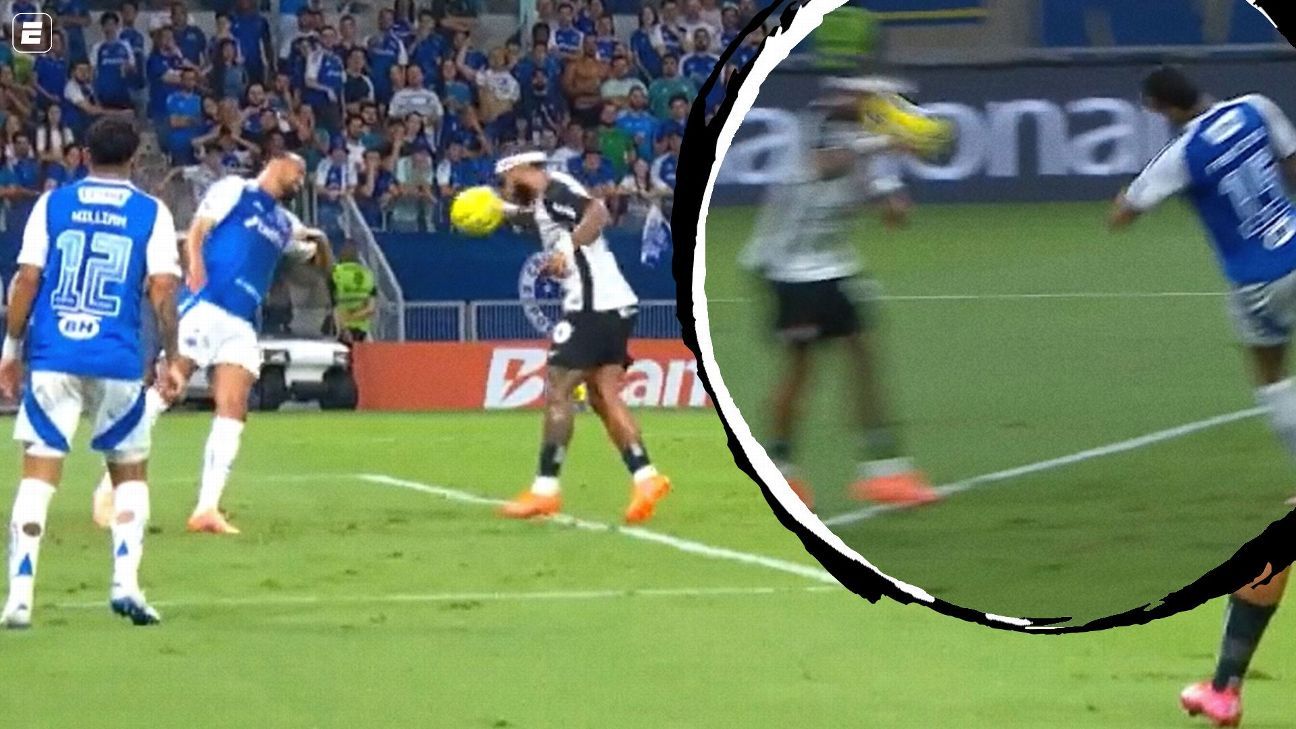 Var analisa gol controverso de Memphis Depay em partida entre Cruzeiro e Corinthians.