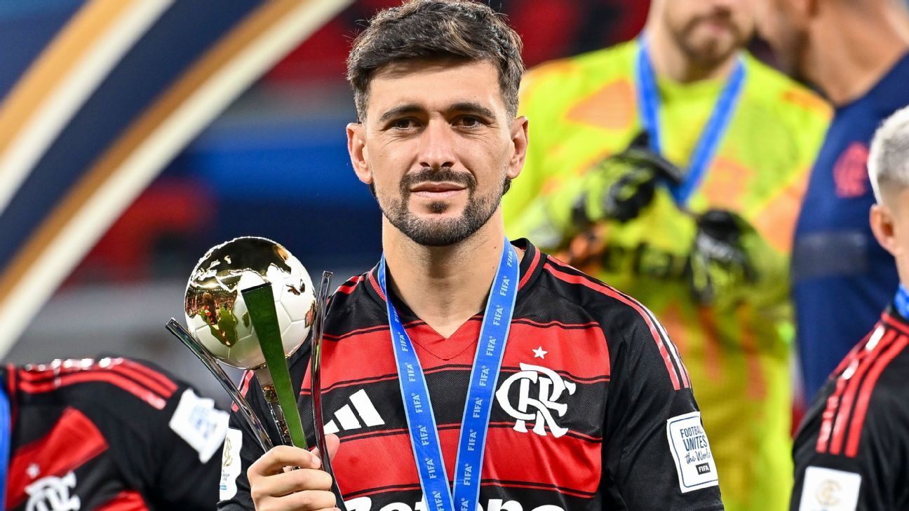 Arrascaeta dispara sobre confronto com PSG: Respeitamos, mas estamos prontos para lutar