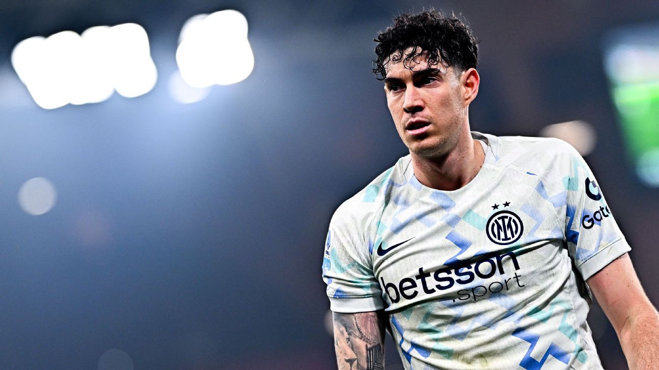 Transfer rumors, news: Barcelona pursue Inter Milan defender Bastoni