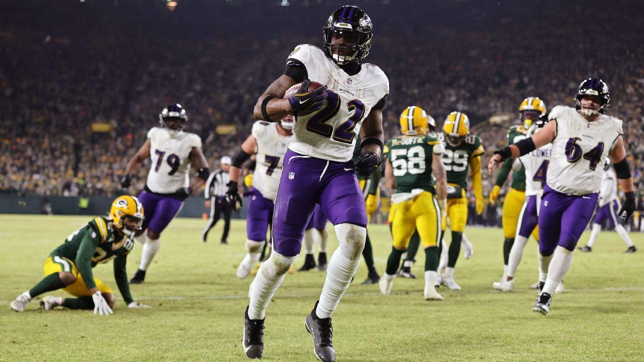 Ravens' Derrick Henry scores 4 TDs in win over Packers
