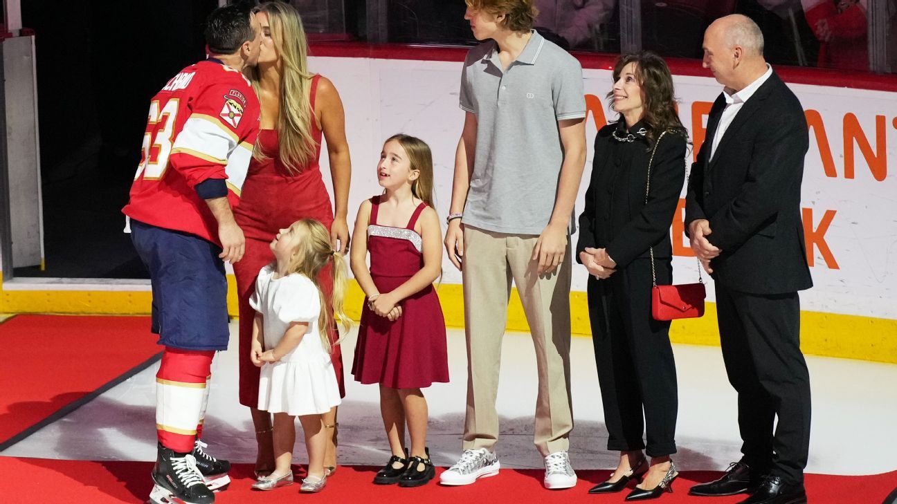 Panthers pay tribute Brad Marchand's 1,000th point with ceremony