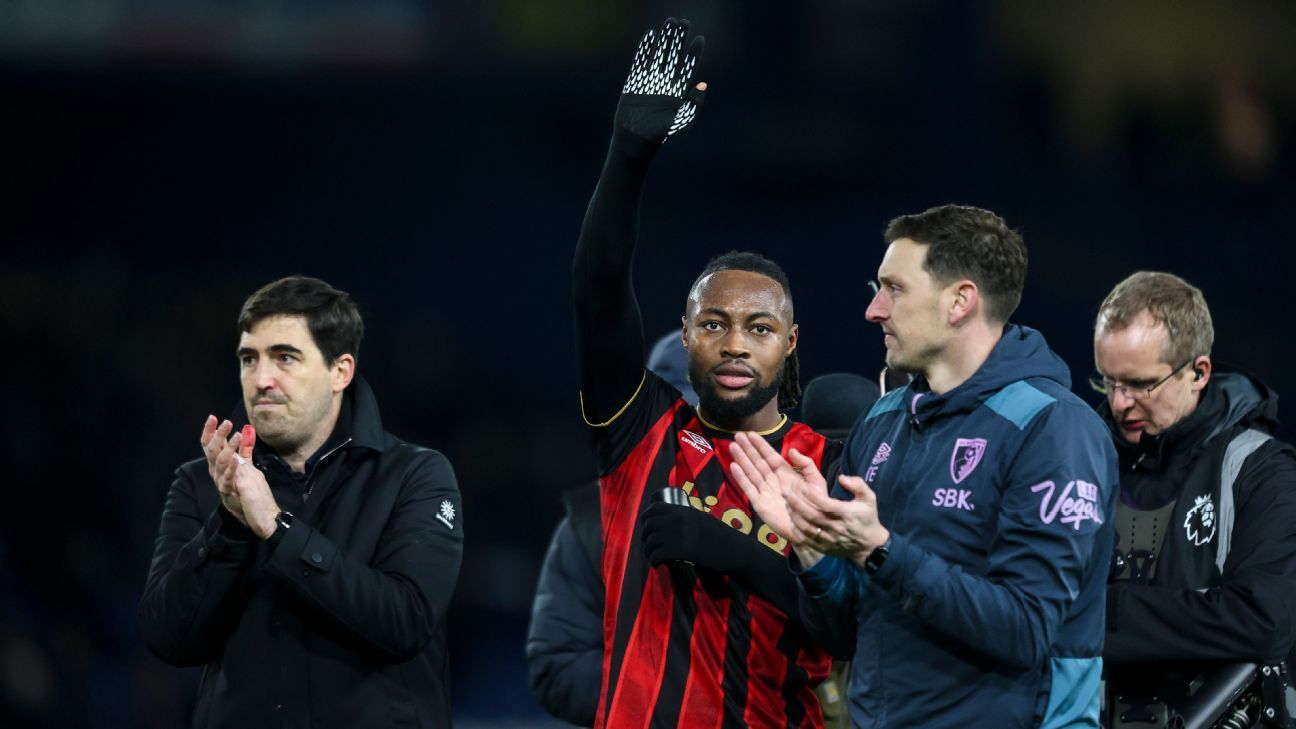 Antony Semenye ‘não jogou o último jogo’ em meio a rumores de transferência do Man City, insiste Antony Iraola