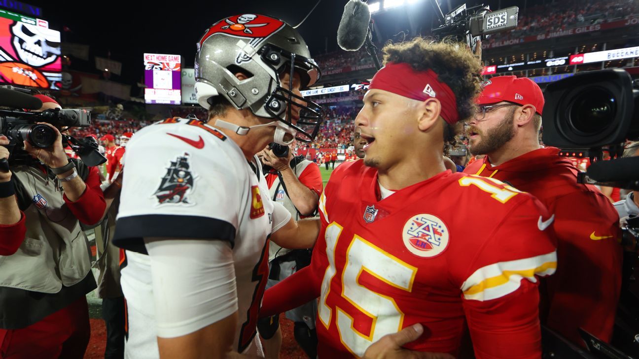 How the world looked the last time Mahomes, Brady or Peyton Manning weren't in playoffs