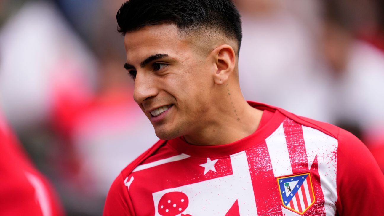 Palmeiras se anima com Almada e avalia oferta milionária por campeão mundial