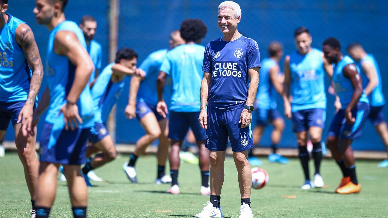 Grêmio negocia com meio-campista da Premier League para facilitar saída de Edenílson