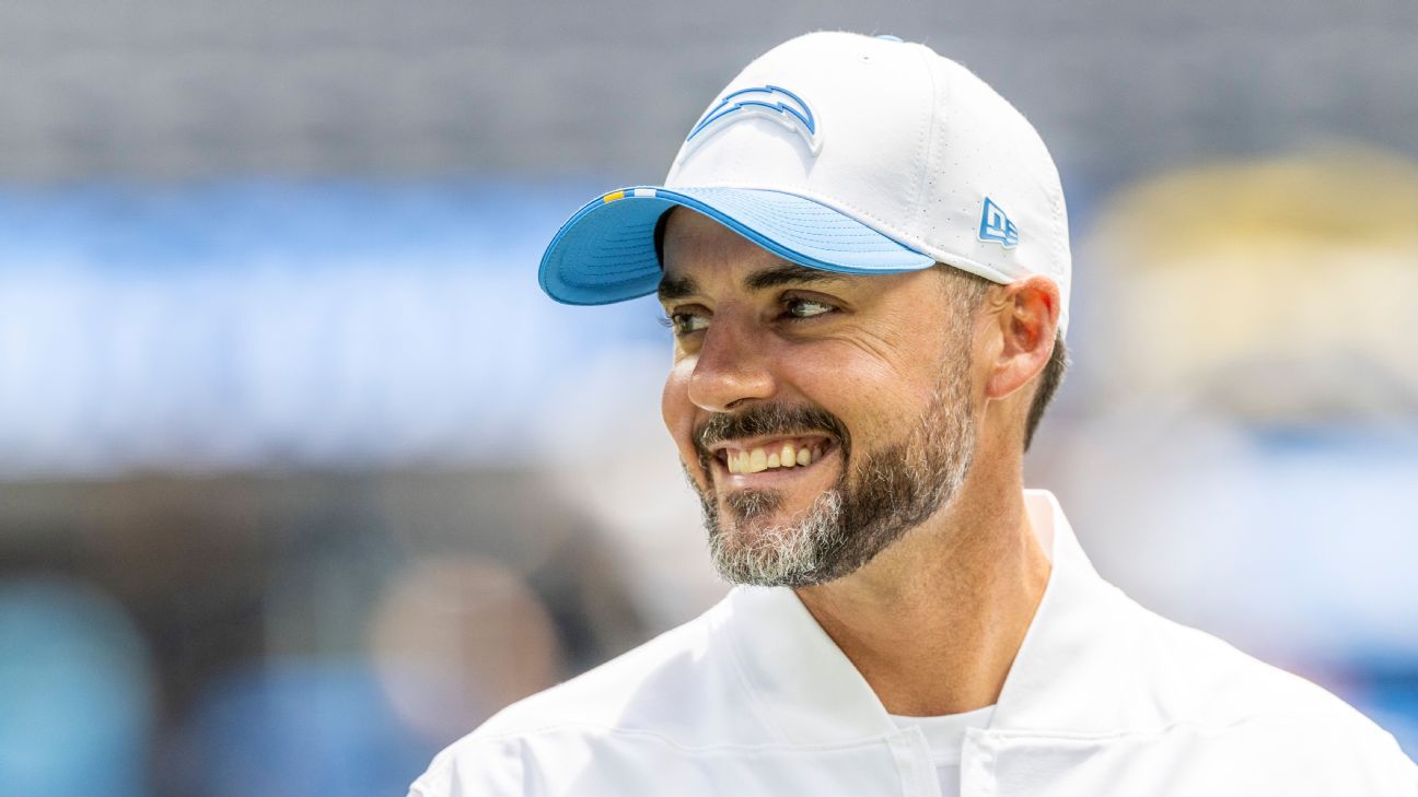 Ravens hiring Bolts' Minter as new head coach