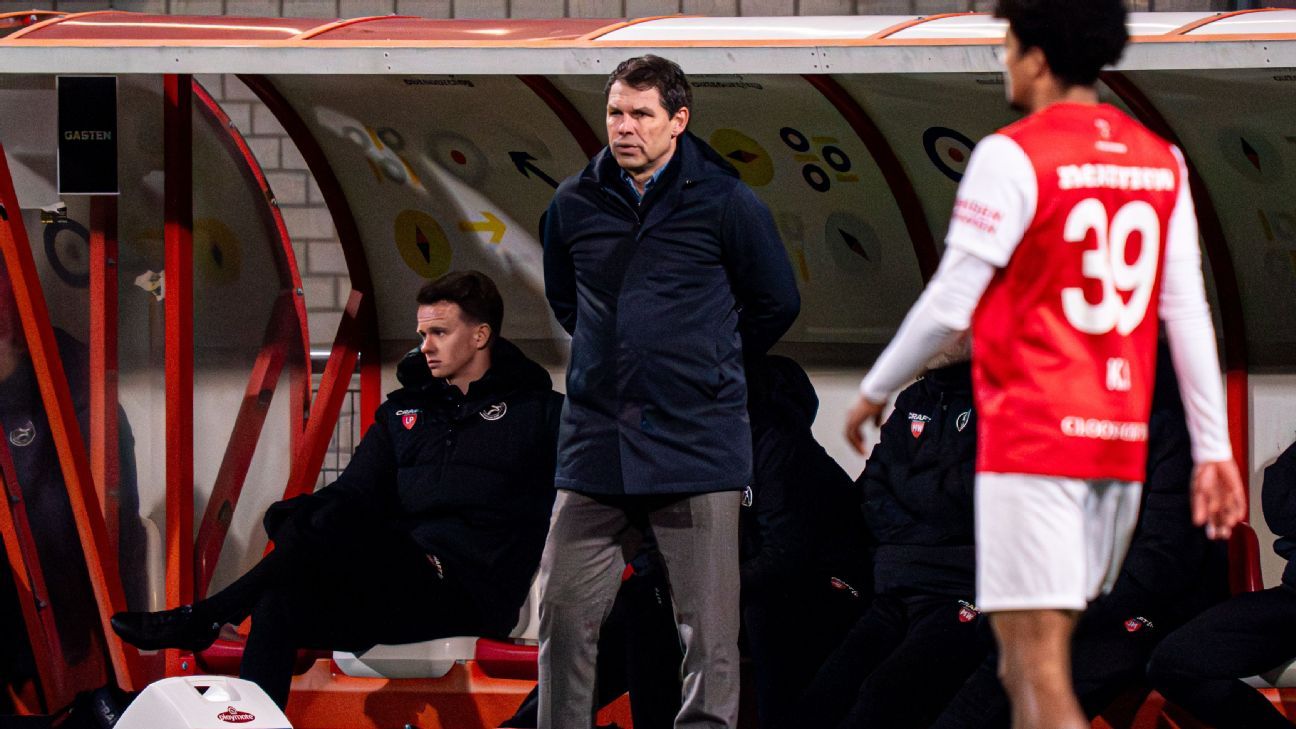 Rijsdijk baalt van blunderende Almere City-doelman: 