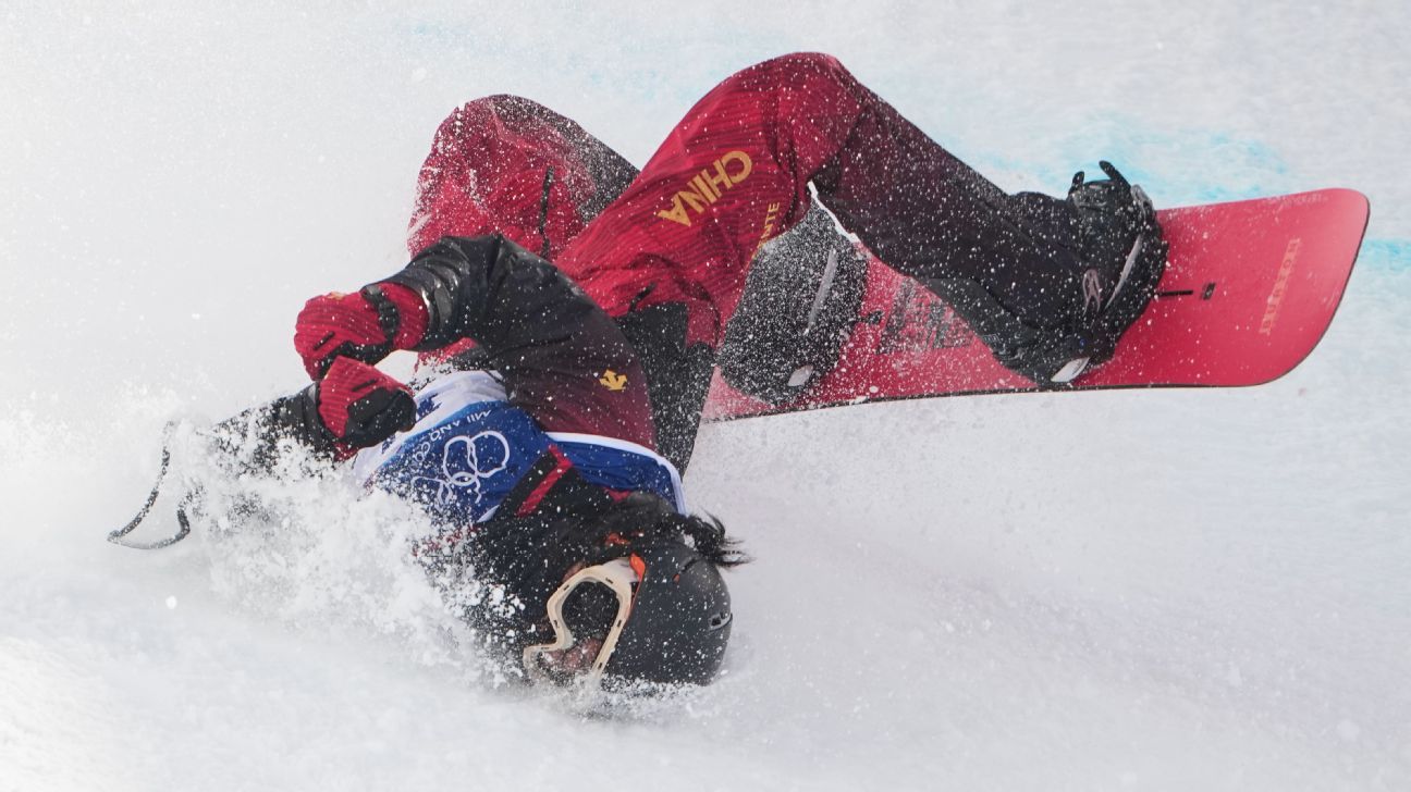 Chinese snowboarder stretchered off after fall