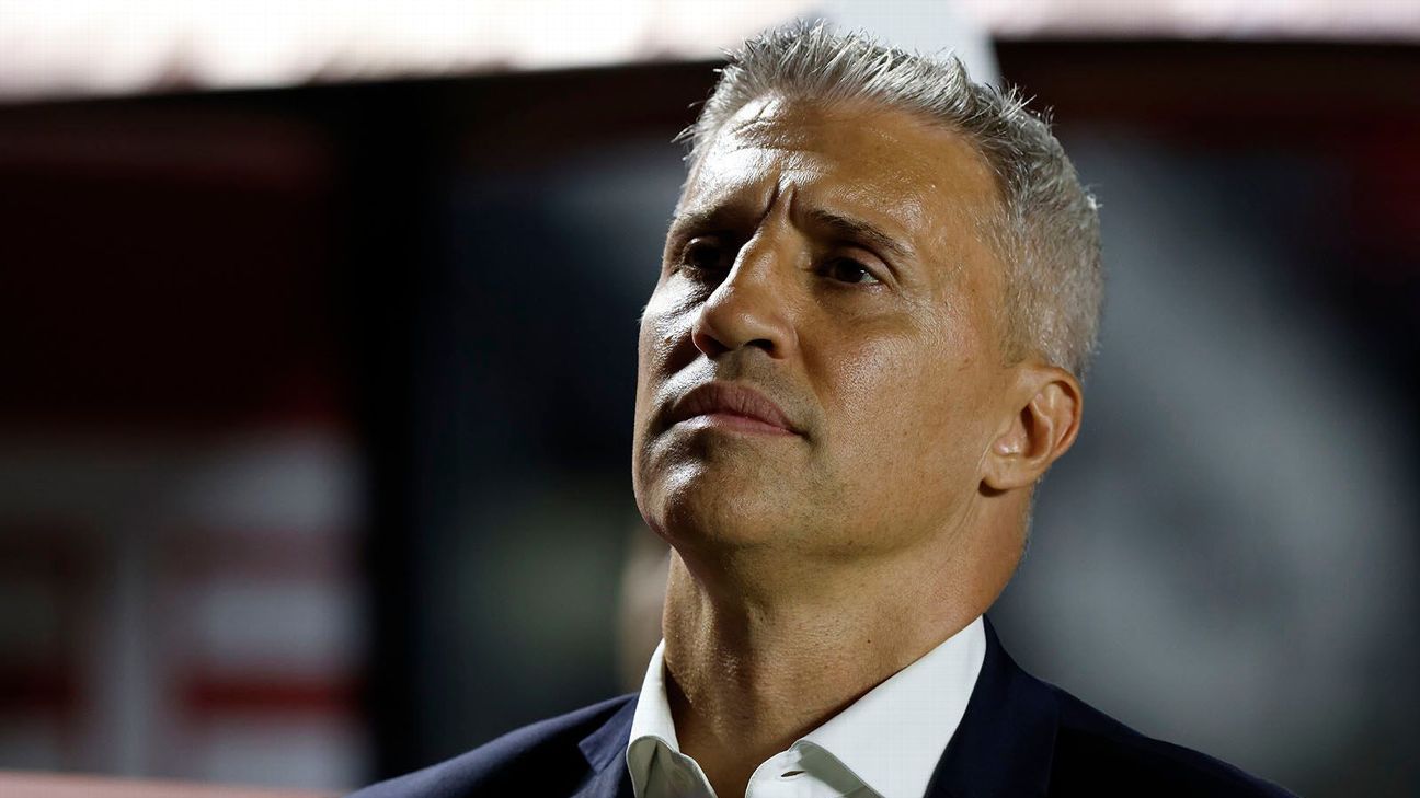 São Paulo quitou dívida de R$ 2,1 milhões com Crespo dias antes de demissão