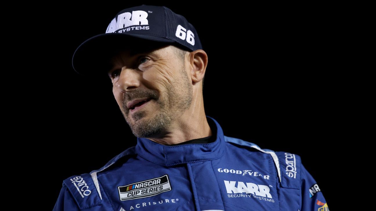 Emotional Casey Mears avoids crash, qualifies at Daytona
