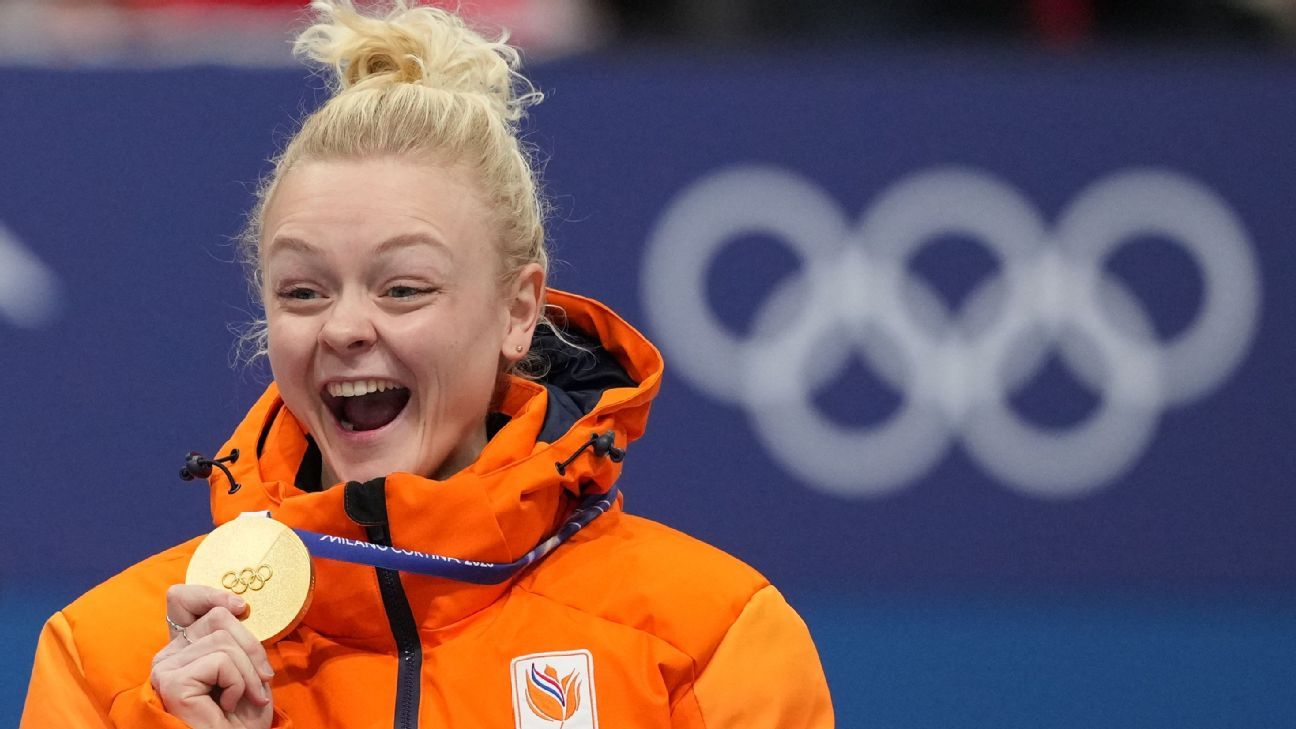 Dutch star Velzeboer wins 2nd short track gold