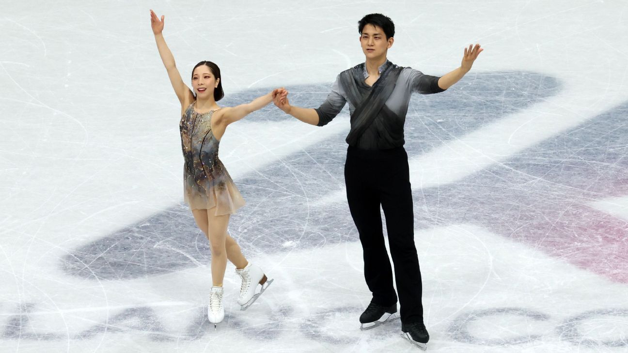 Miura, Kihara win Japan's 1st Olympic pairs gold