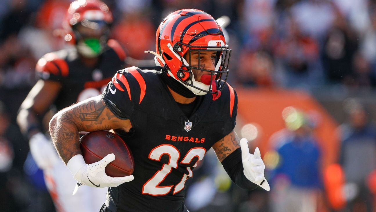 Live tracking NFL free agency: Updates on signings, trades, cuts