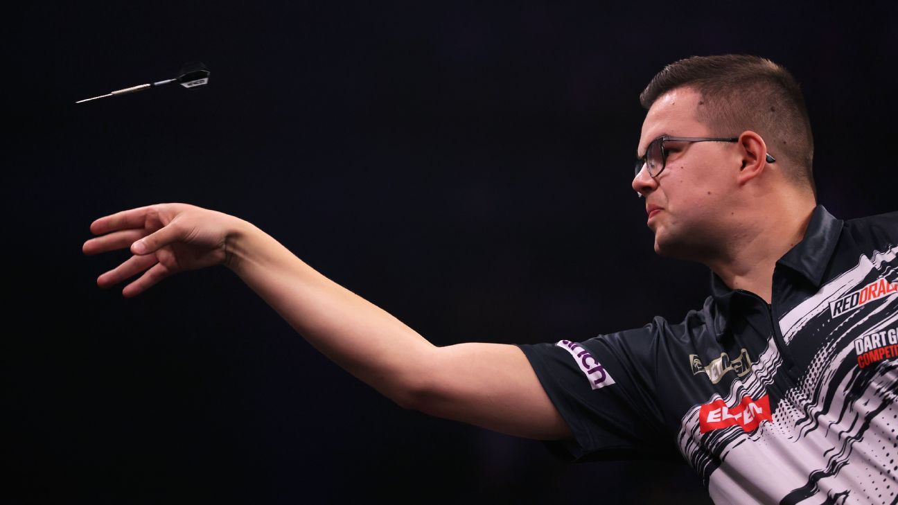 Gian van Veen 'doing everything' to make Premier League Darts in Berlin after operation 