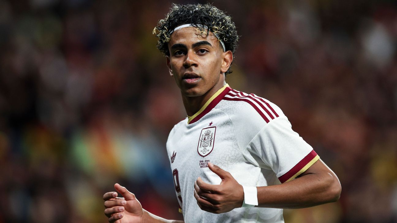 Lamine Yamal affected by anti-Muslim chants, minister says: police investigate