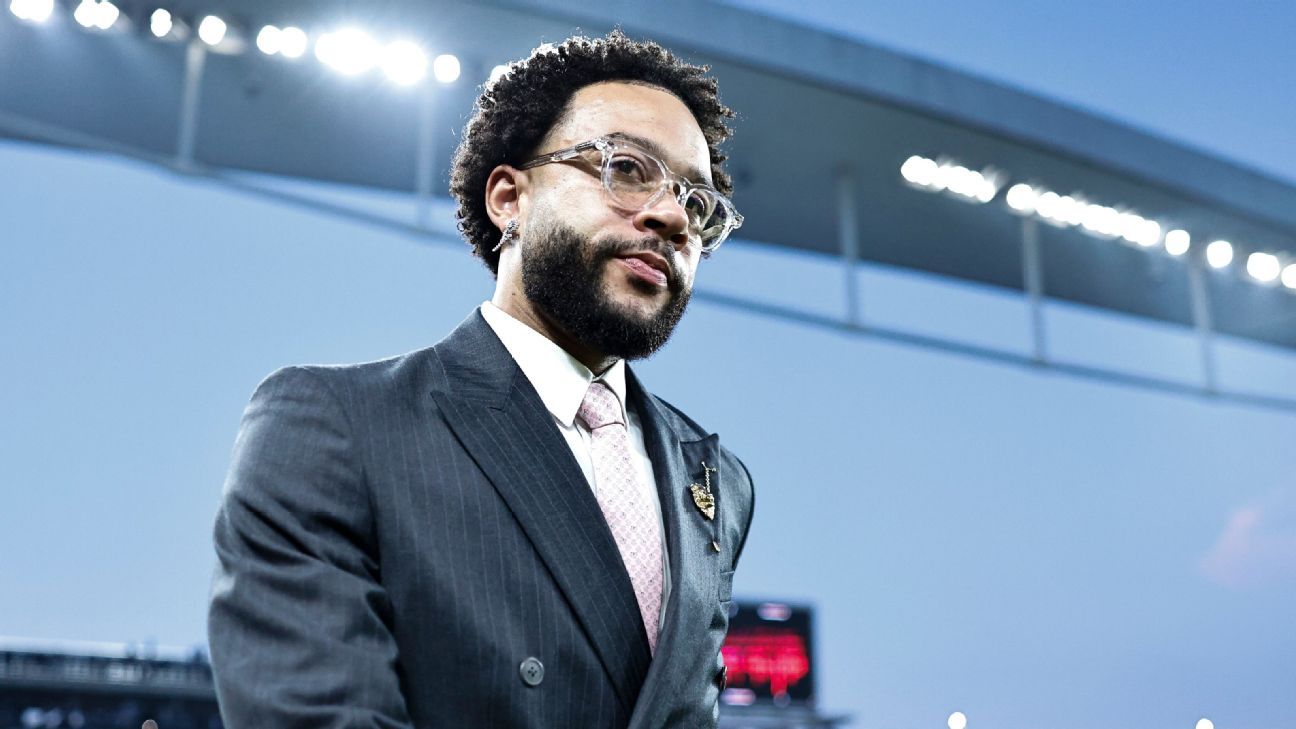 Nova lesão de Memphis Depay causa mal-estar nos bastidores do Corinthians e atrasa ainda mais retorno do astro