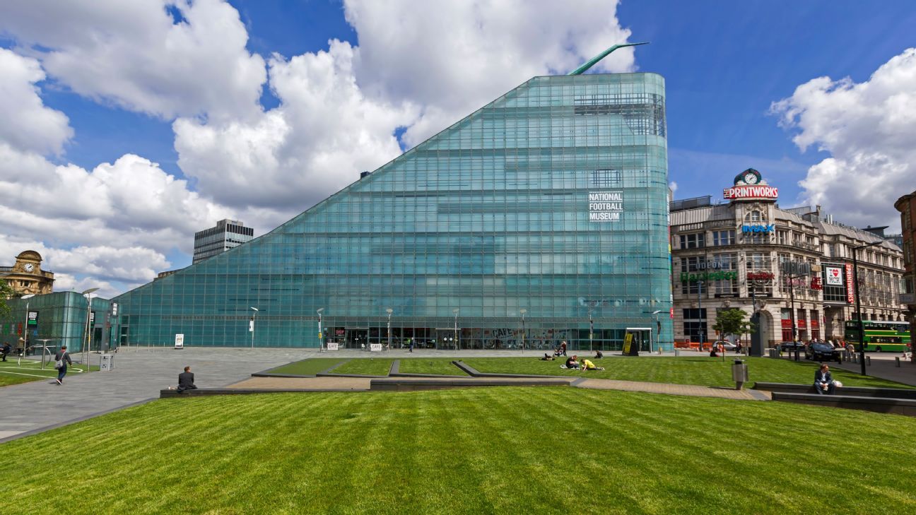 De item raríssimo de Pelé a camisa autografada por Marta: como é o Museu Nacional do Futebol, em Manchester