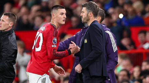 Weekend predictions: Can Man United beat Liverpool.